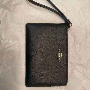 Coach wristlet black